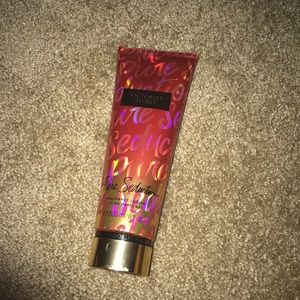 Pure seduction lotion!